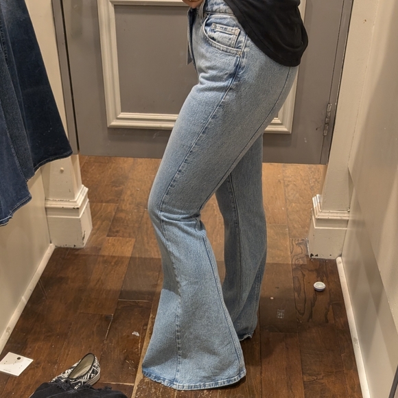 NWT Forever 21 Flare High-Rise Jeans 26 - Picture 5 of 6